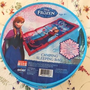 DISNEY FROZEN Elsa/Anna Sleeping Bag w/Carrying Bag. Like New! For Ages 4+.